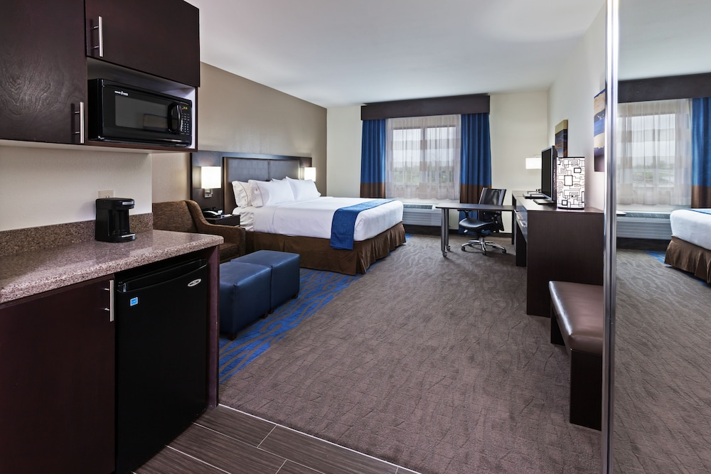 Holiday Inn Express And Suites Glenpool Tulsa South 22/52
