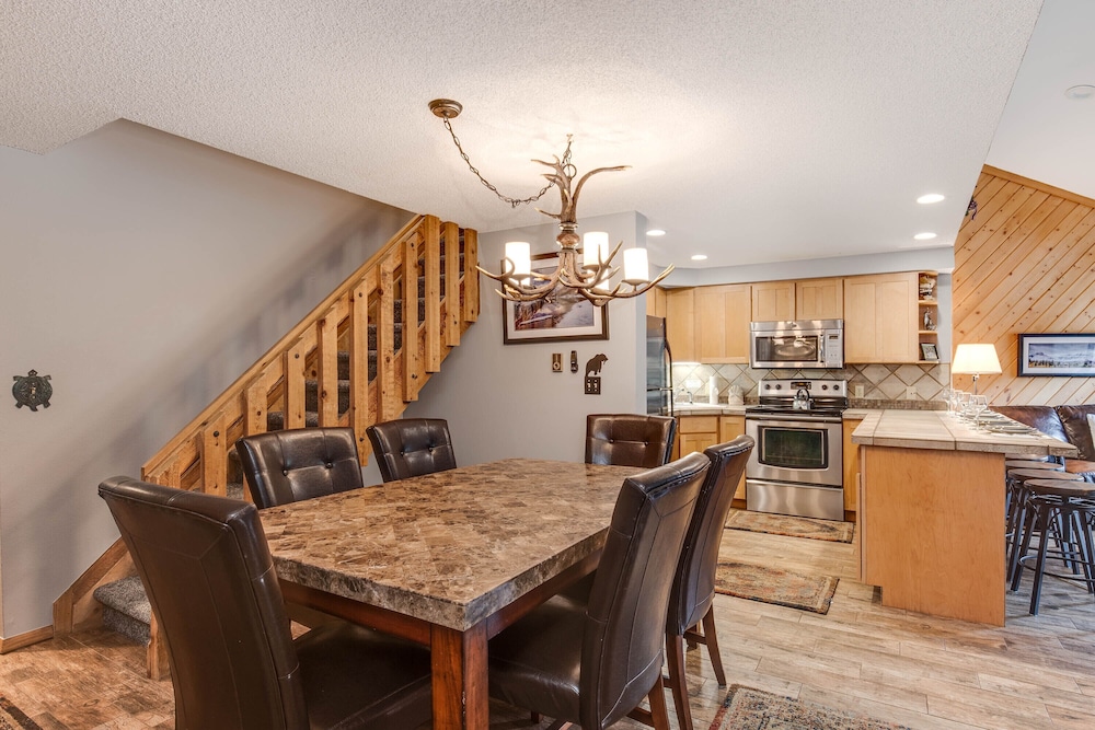 Pine Ridge Condominiums 35/50