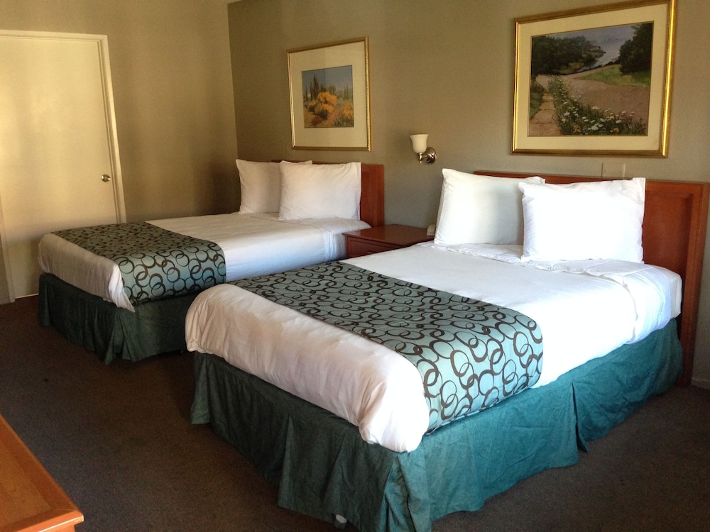 Five Star Inn West Covina 10/42