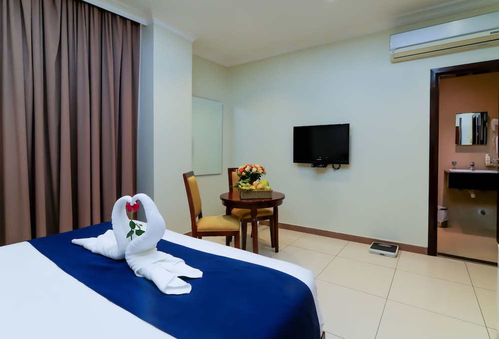 شقة بسرير كوين وسرير فردي بغرفة نوم واحدة، Tanzanite Executive Suites 3/5