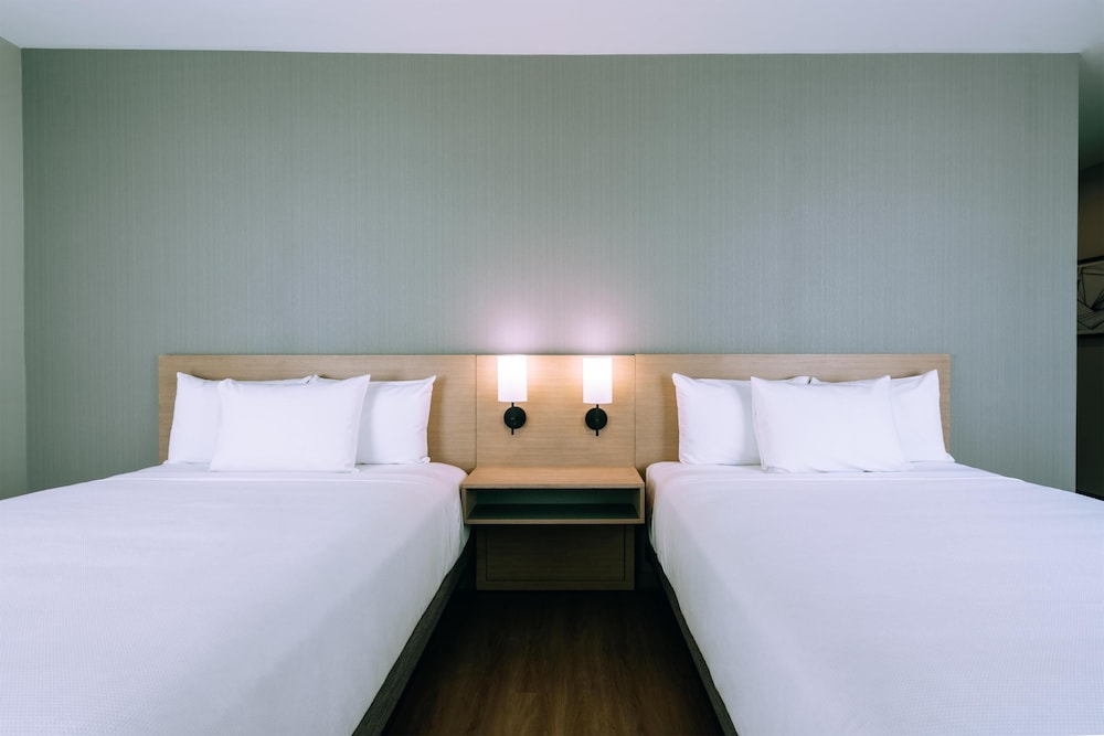 Hyatt House Ontario Airport 18/50