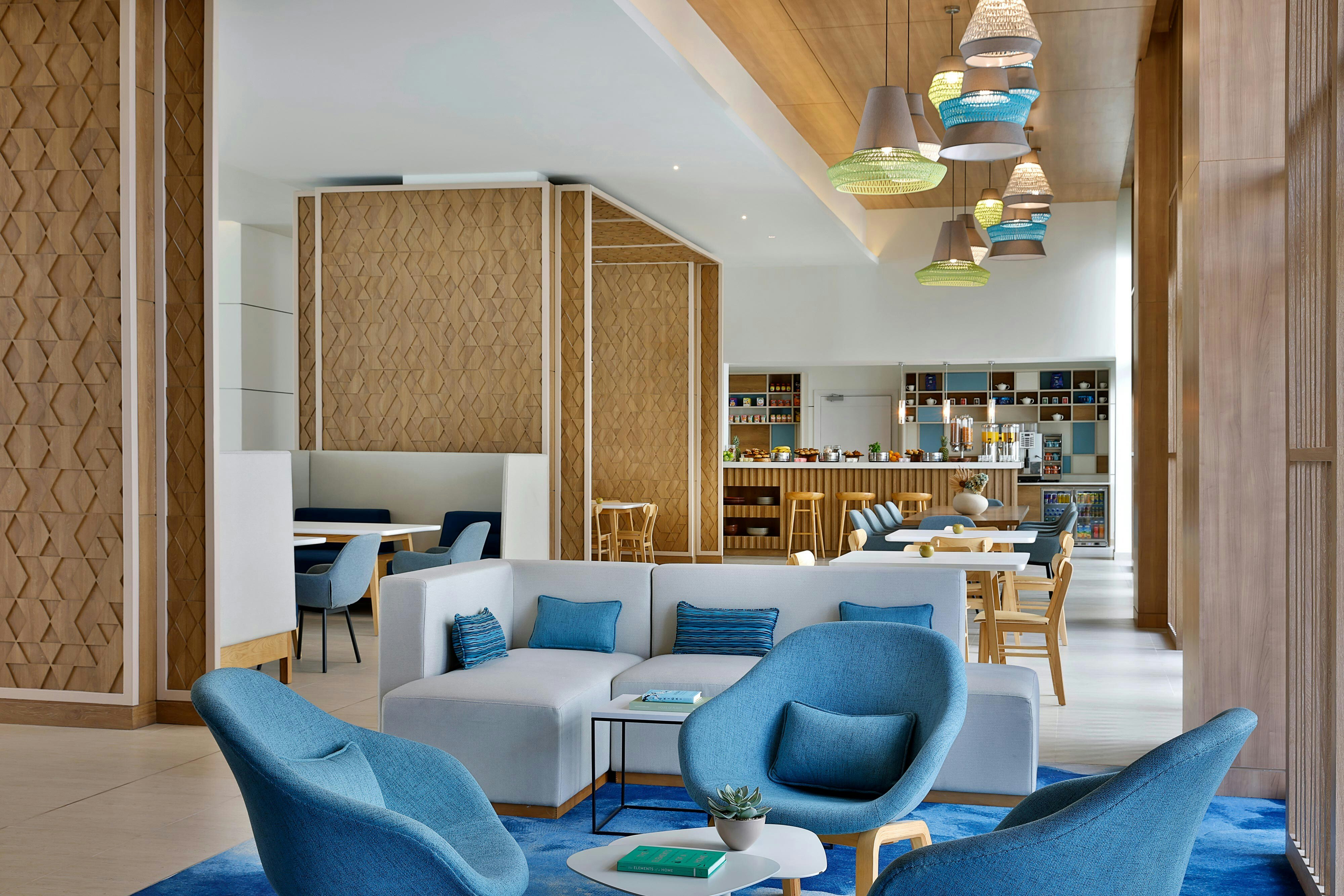 Element Dubai Airport 18/36