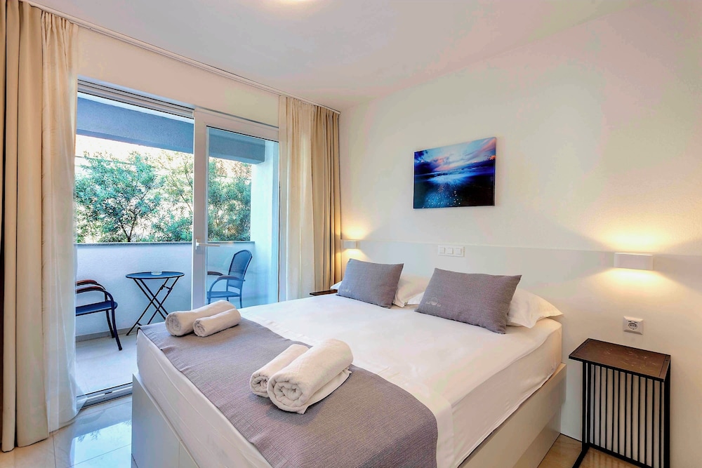 ROOM, QUADRUPLE, SEA VIEW, BALCONY