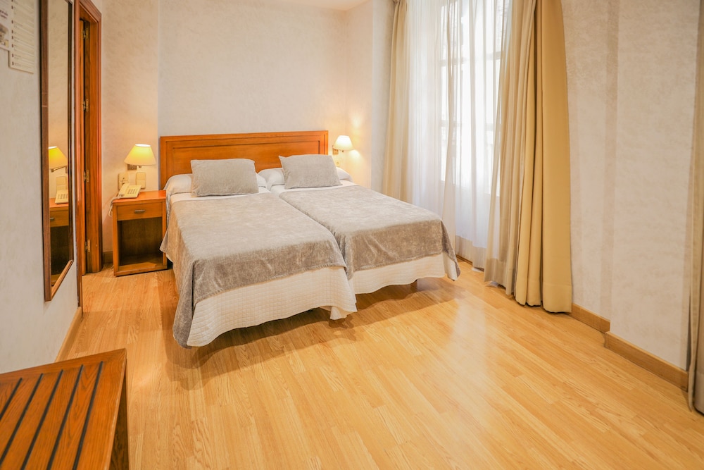 STANDARD, TWIN BEDS