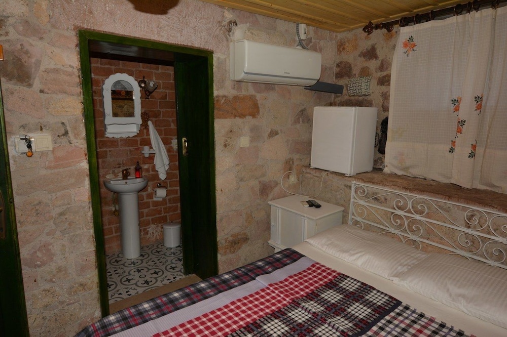 Cunda Zehra Teyzenin Evi 15/74