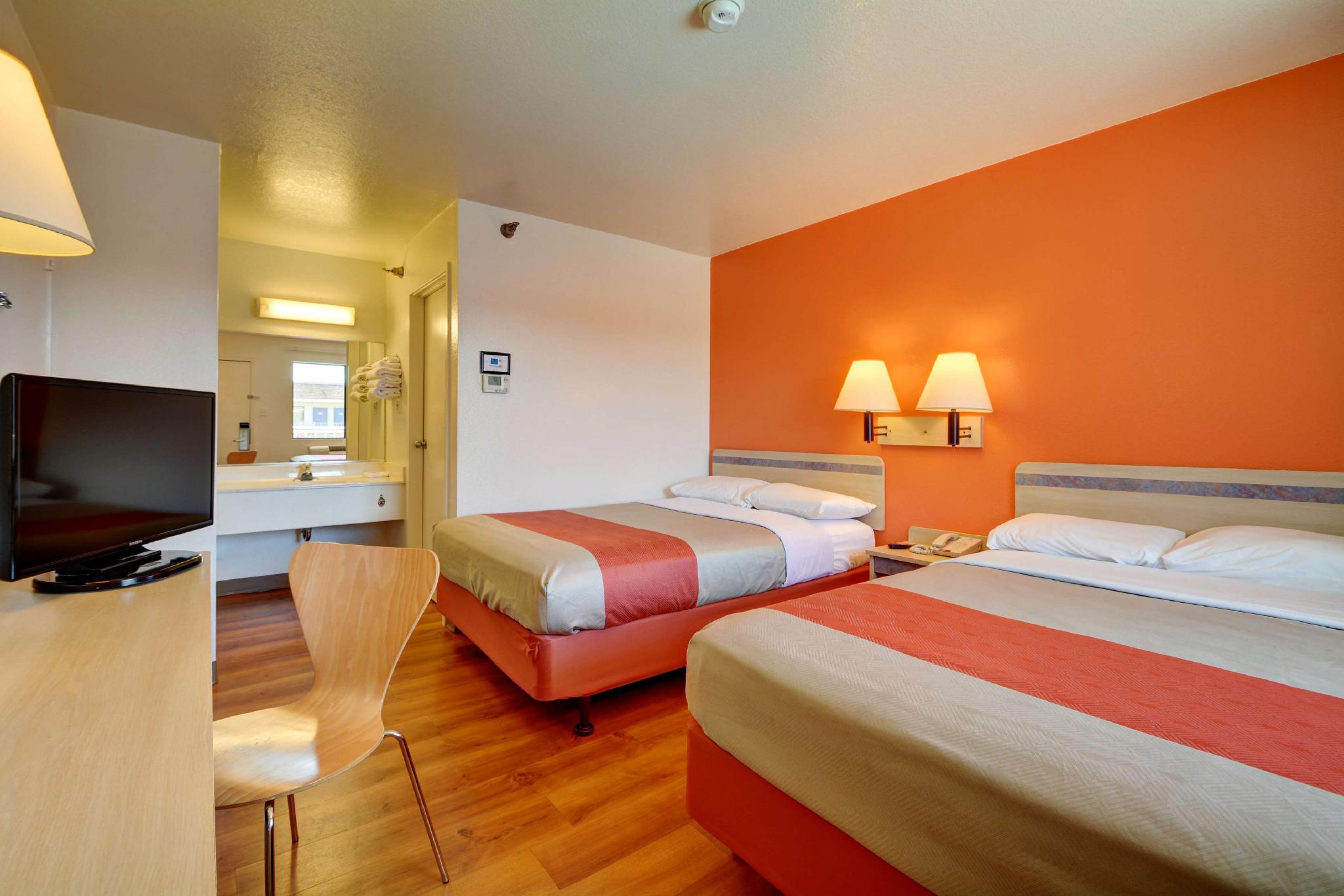 2 Full Beds