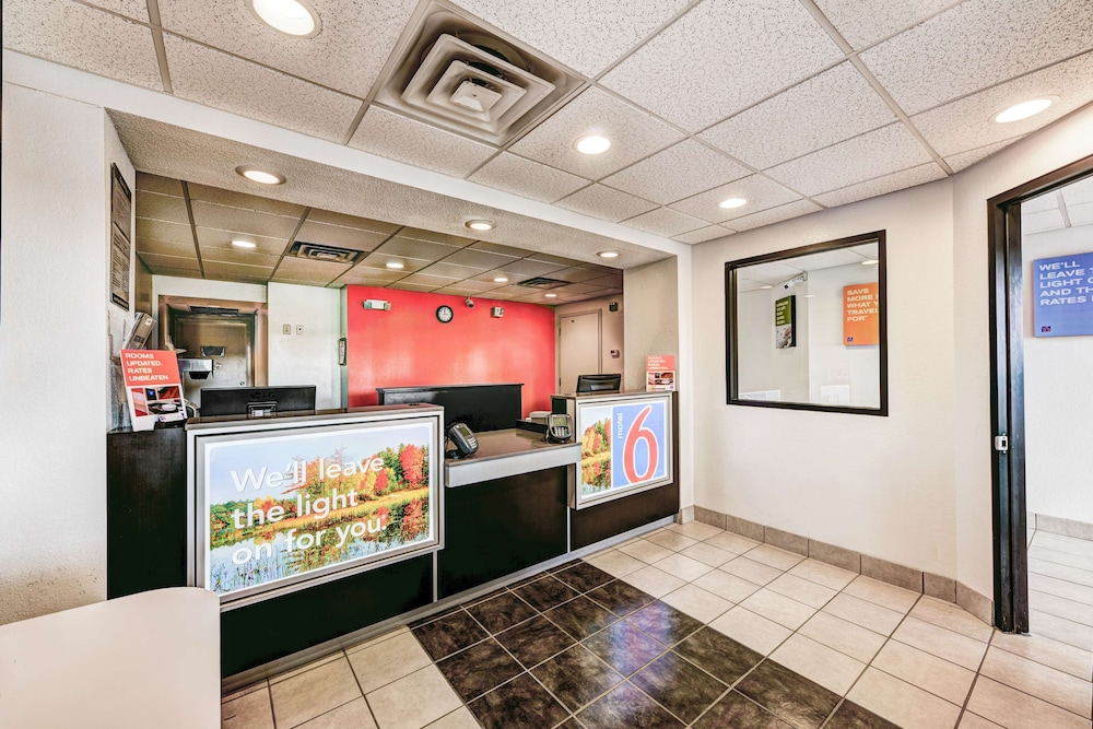 Lobby at Motel6 Niantic, CT - New London, Niantic - CT