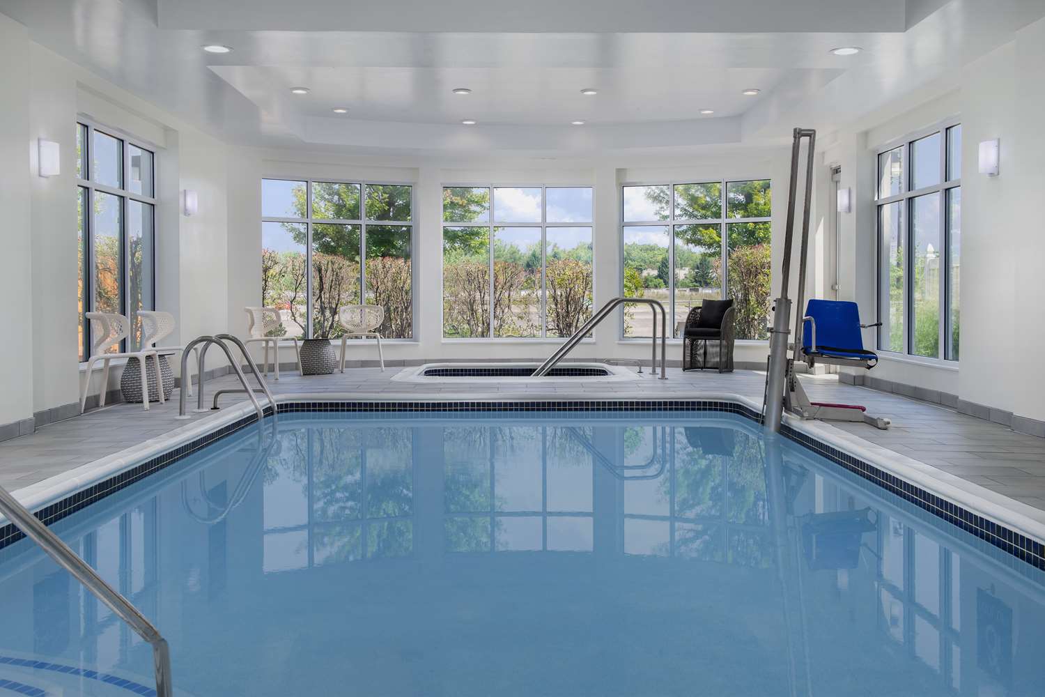 swimming pool spa