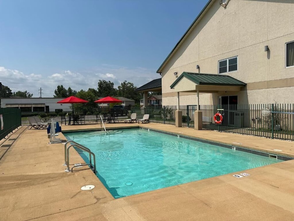 Star City Inn Suites 38/45