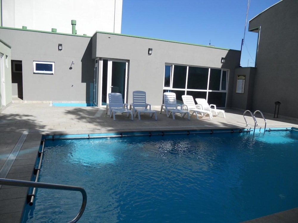 swimming pool spa