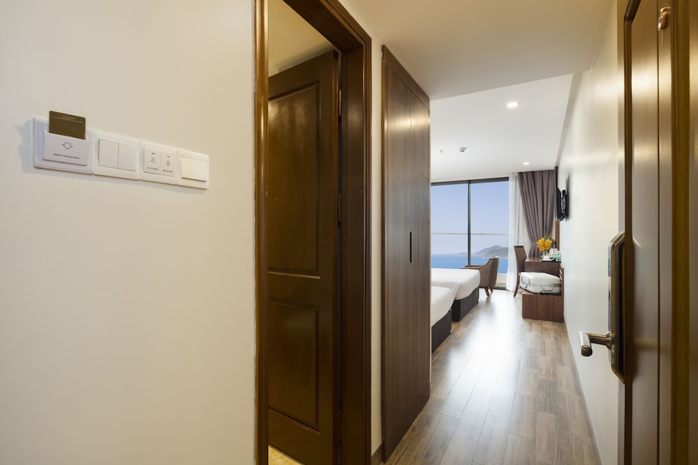 Sea Pearl Hotel 33/73