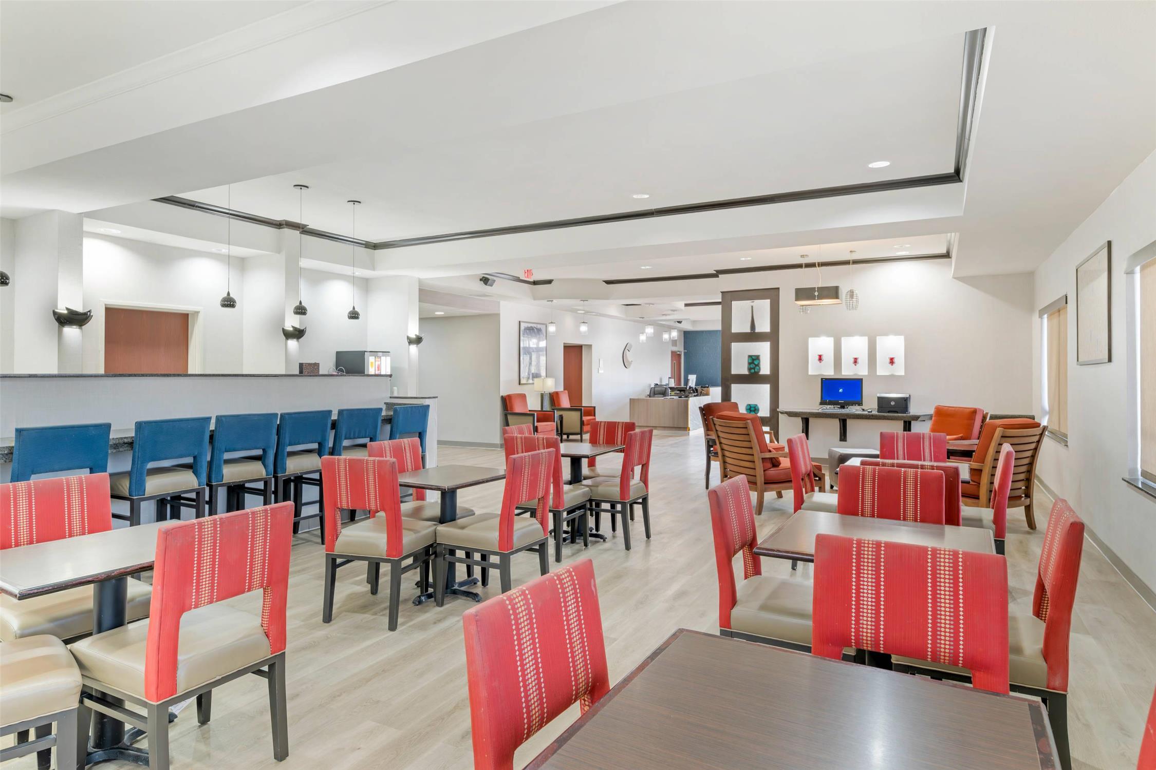 Comfort Suites Pecos 28/42