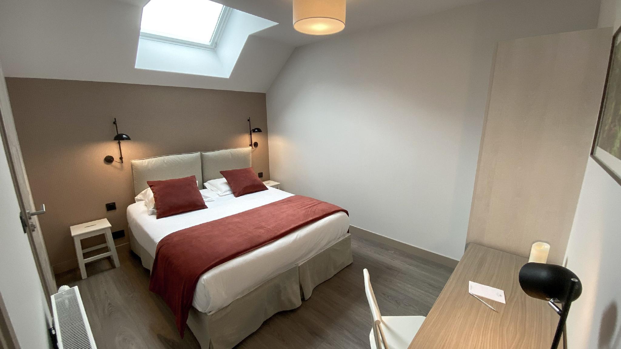 3 BEDROOMS, PREMIUM, APARTMENT, MOUNTAIN VIEW, TERRACE