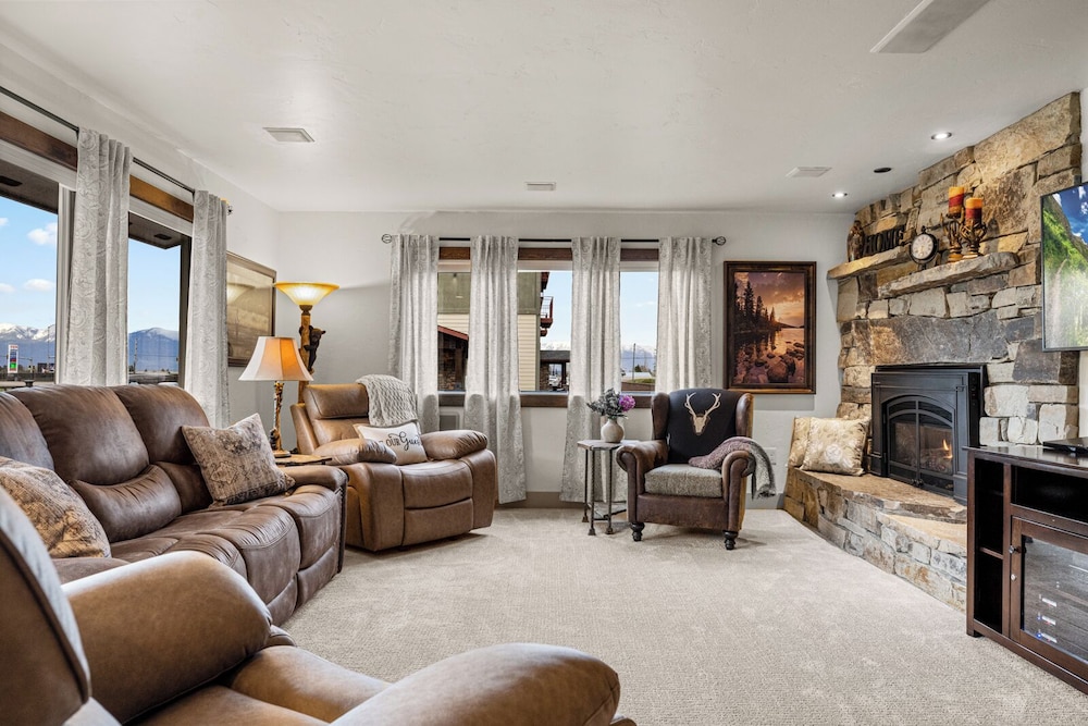 Coyote Bluff Estate 28/48