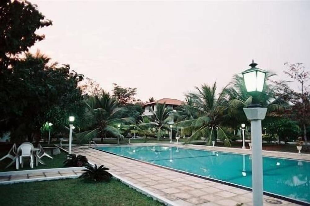 Lagoon Paradise 38/48