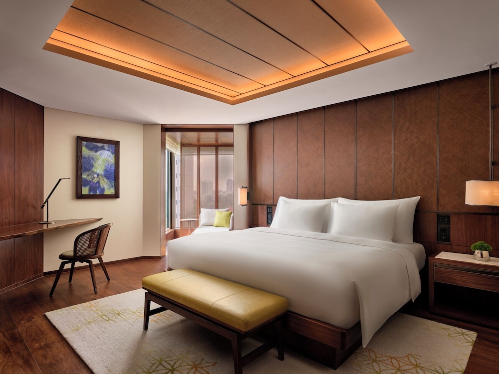 SUITE, KING BED, TERRACE