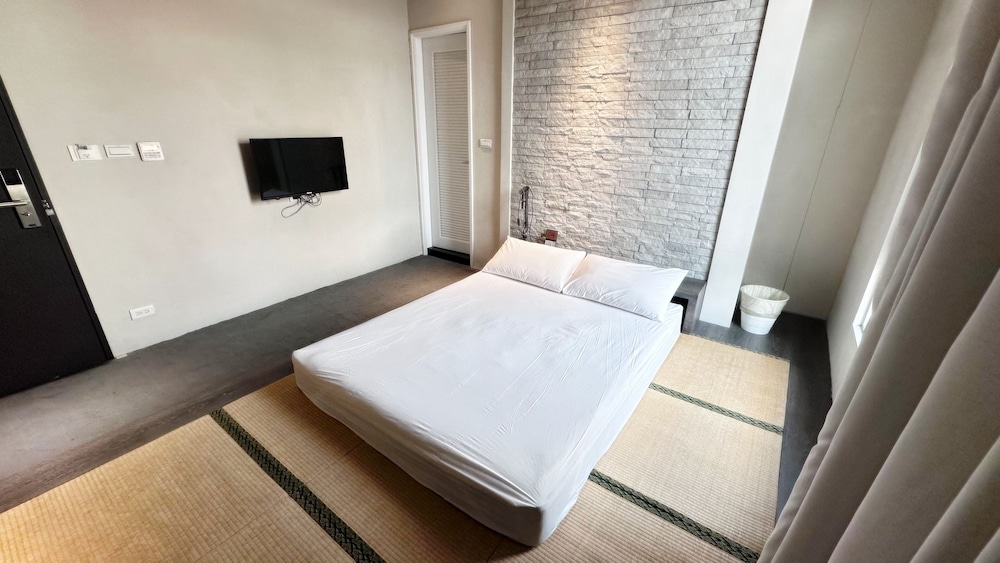 JAPANESE, DOUBLE BED