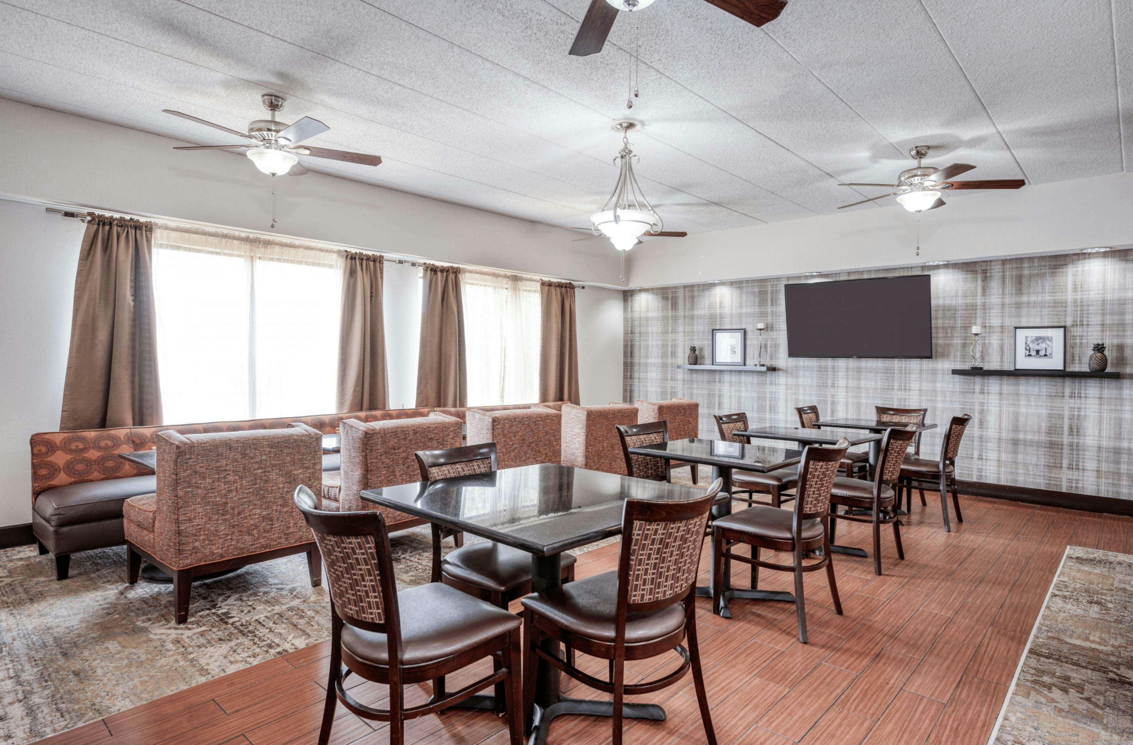 Hampton Inn Washington Court House 48/61