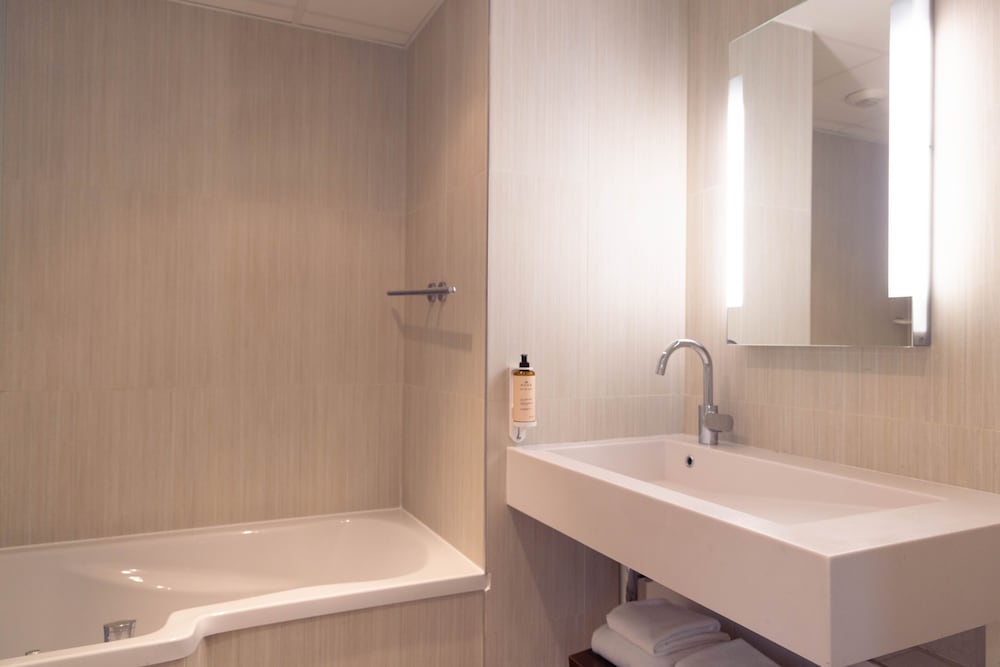 Mercure Paris Ivry Quai de Seine Hotel 77/79