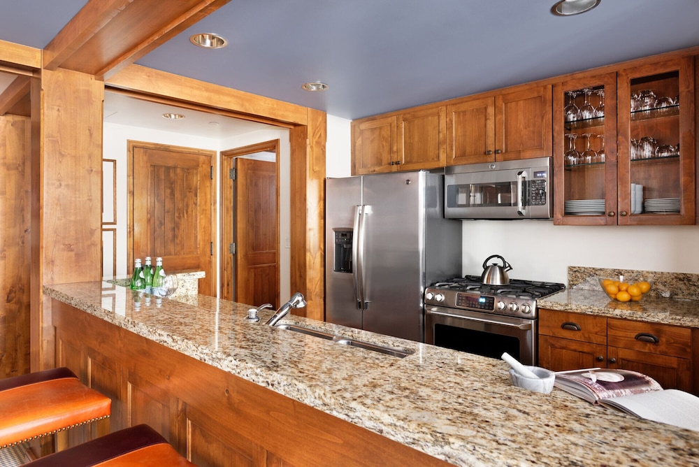 Four Seasons Resort and Residences Jackson Hole 6/80