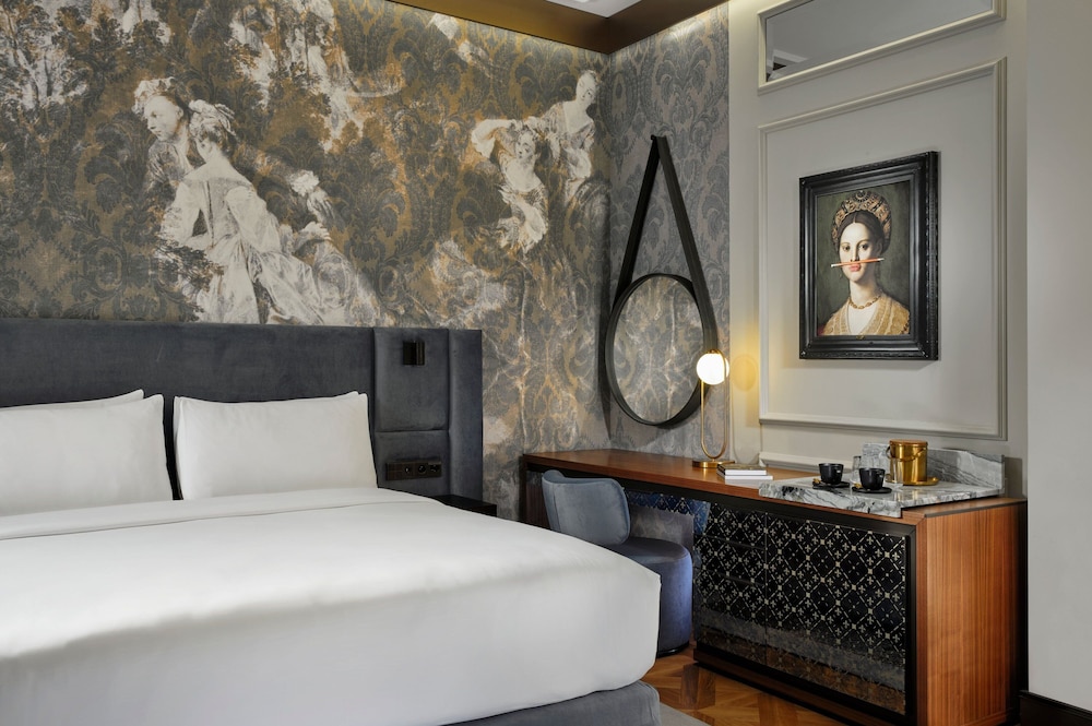 Hotel Verte, Warsaw, Autograph Collection 11/50