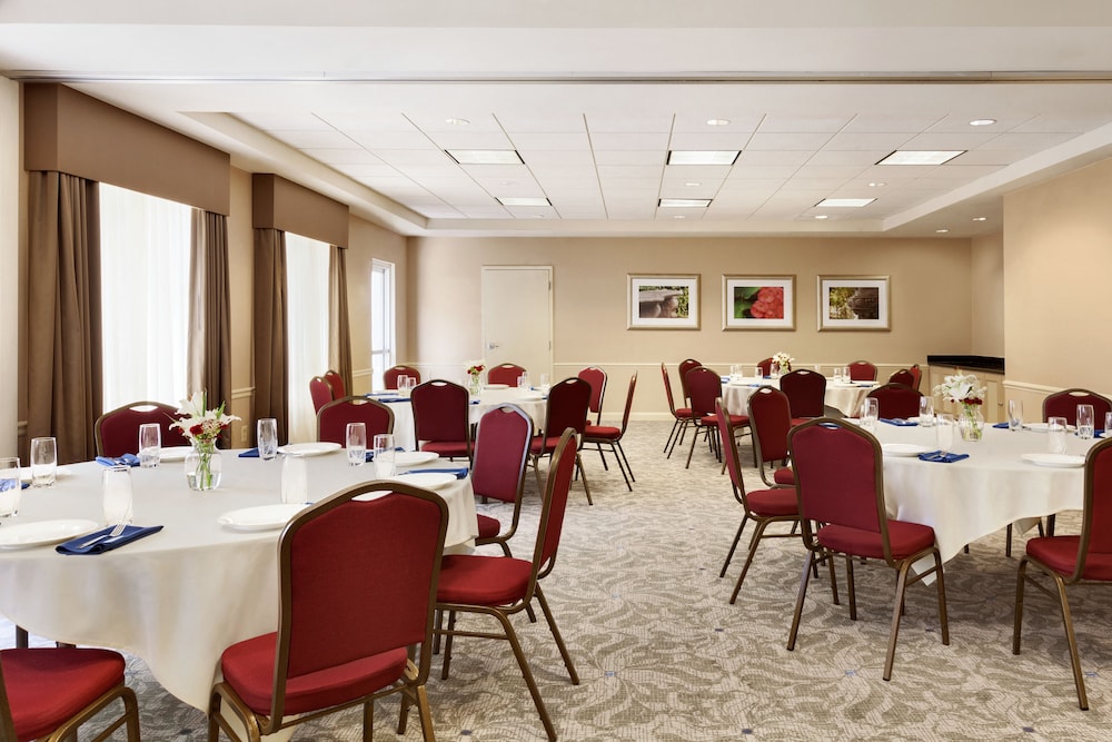 Hilton Garden Inn Roseville 47/50