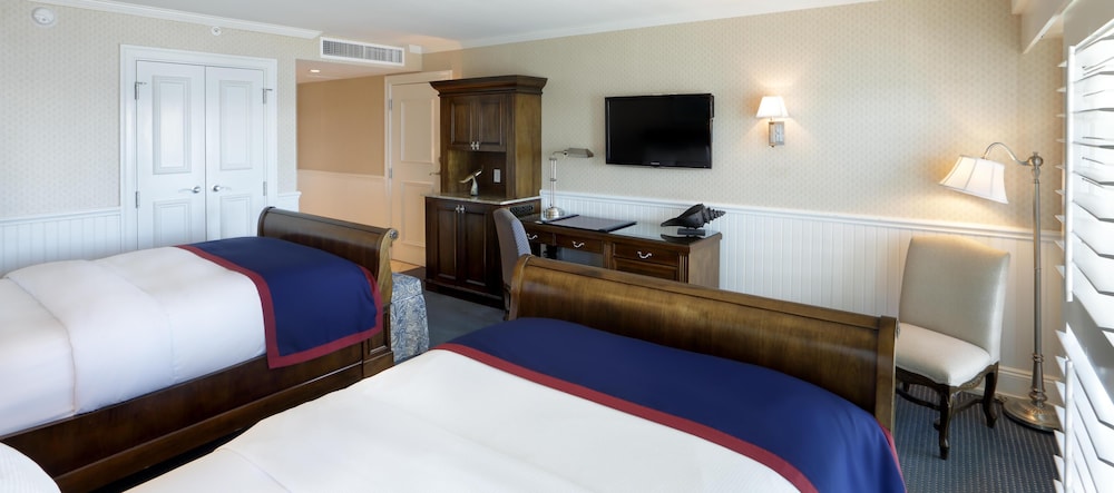 Island, Long, 2 Double Beds