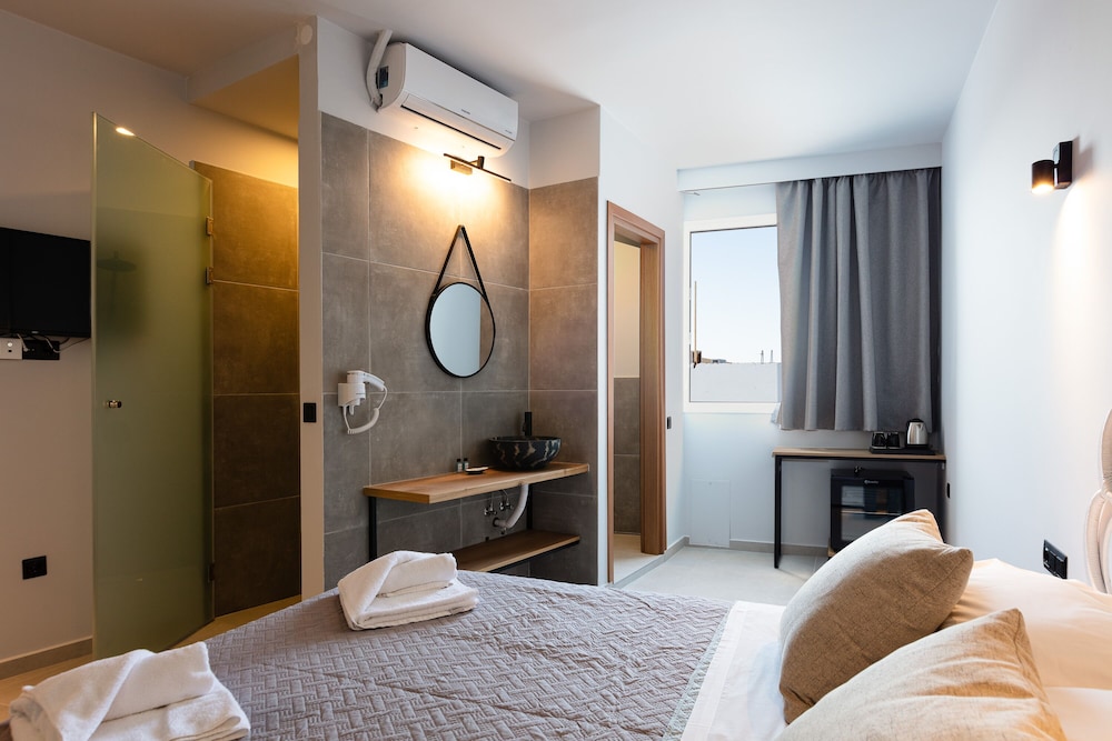 Areti Hotel 18/55