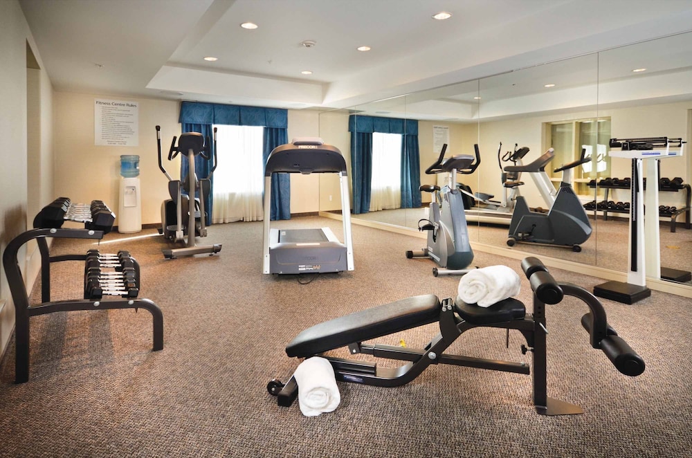 Sandman Hotel Suites Squamish 26/46