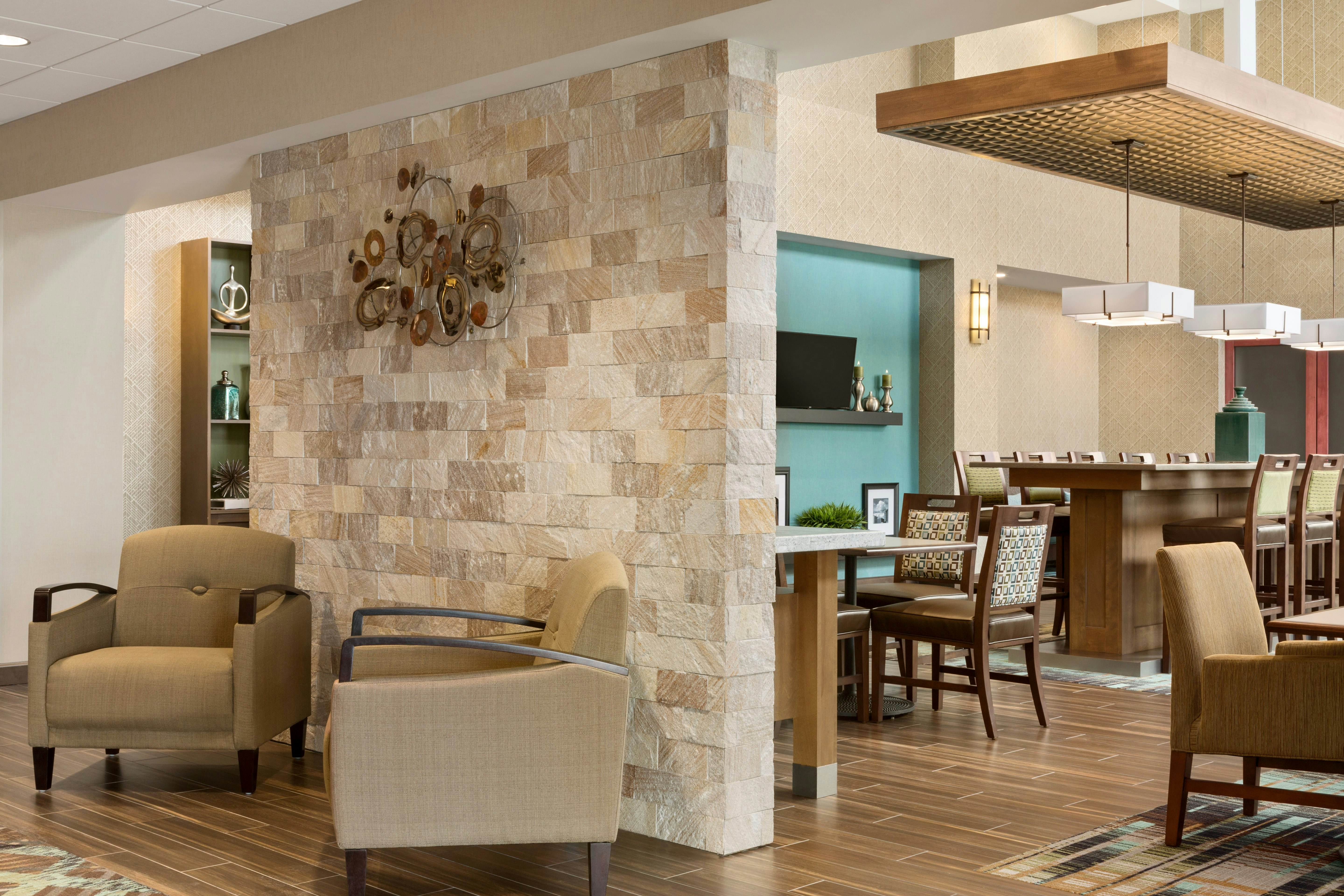 Hampton Inn and Suites Minooka 26/37