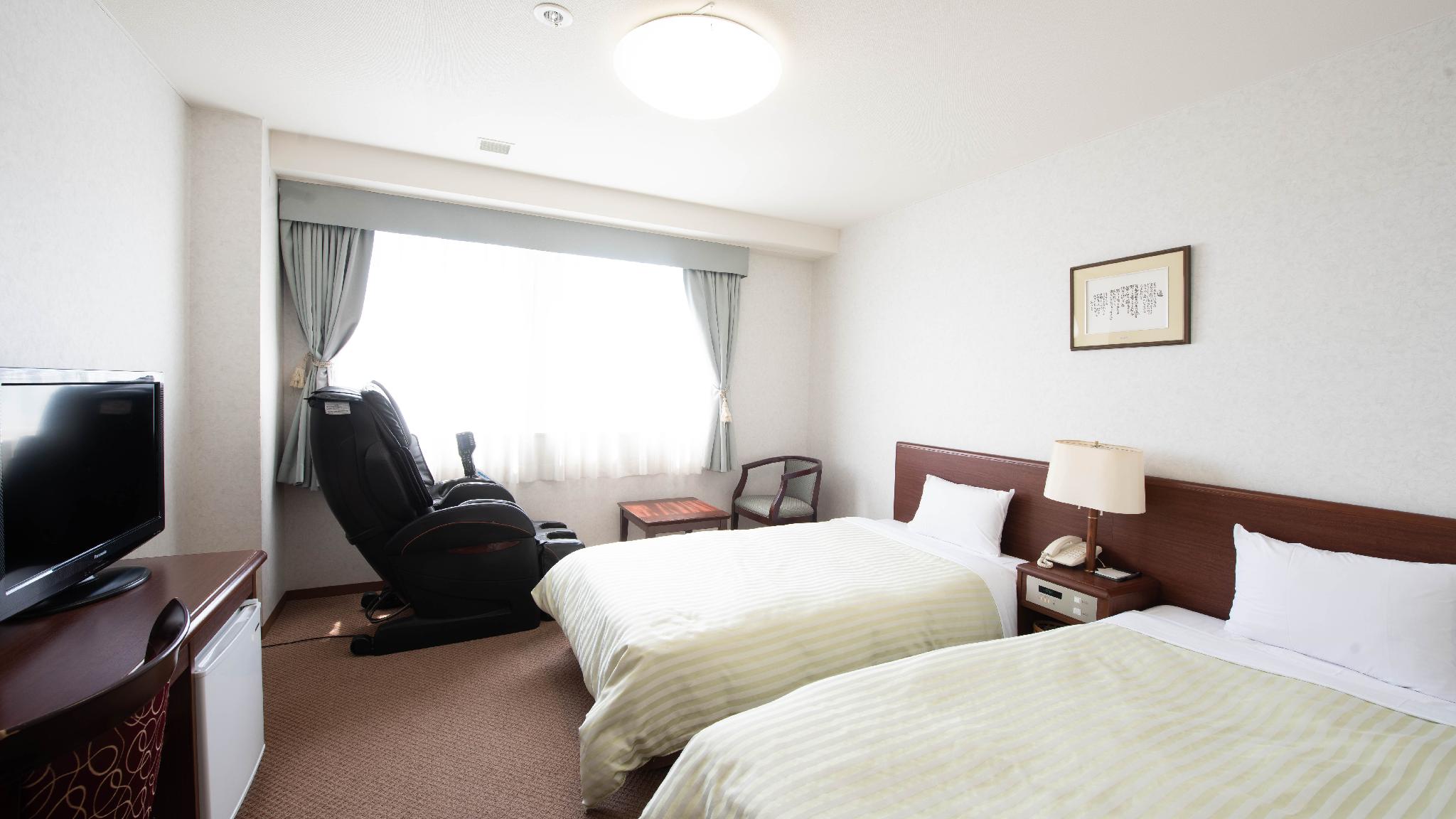 Standard, Twin Beds, Night View