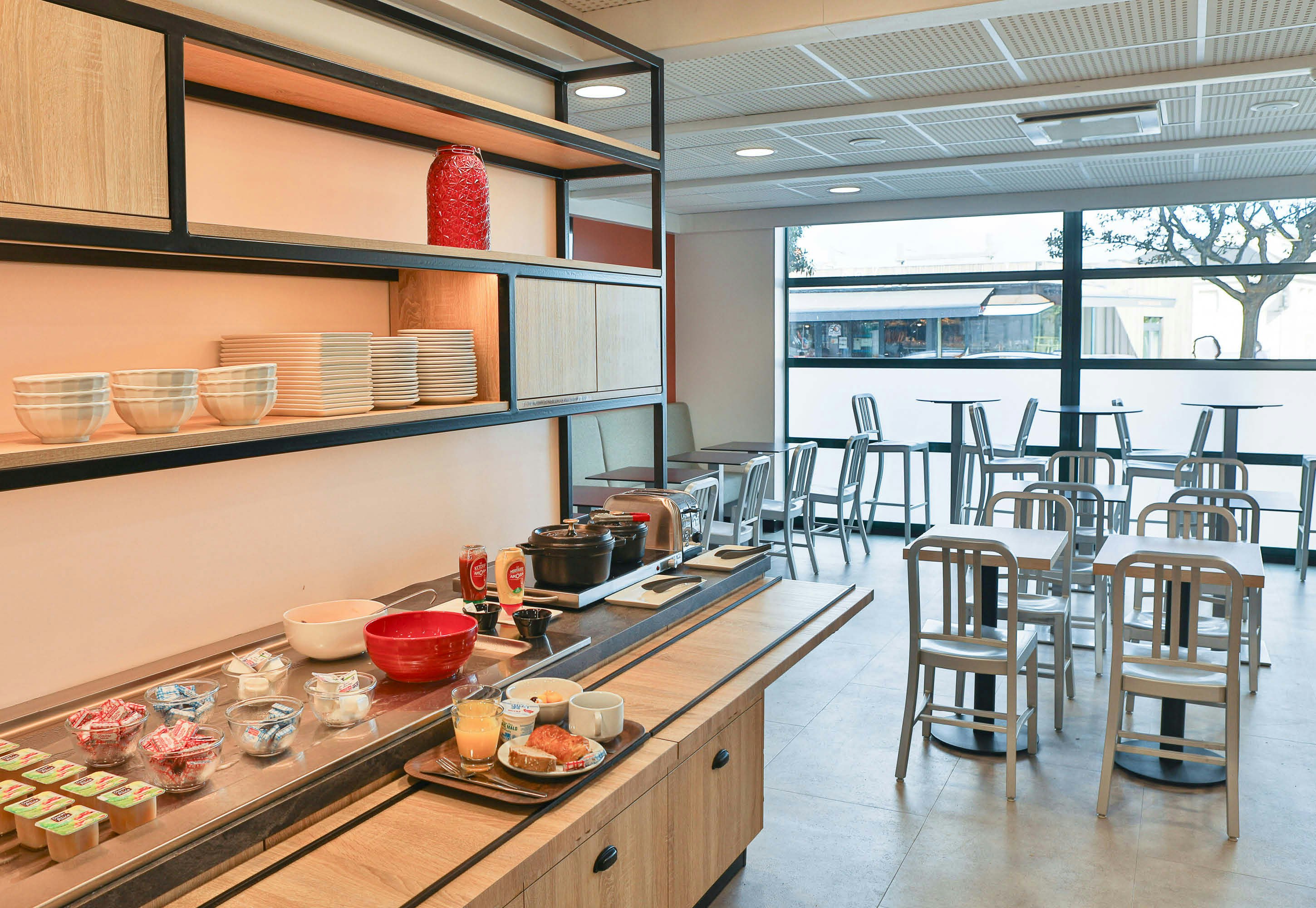 B&B Hotel Les Sables d Olonne Centre Gare 29/36