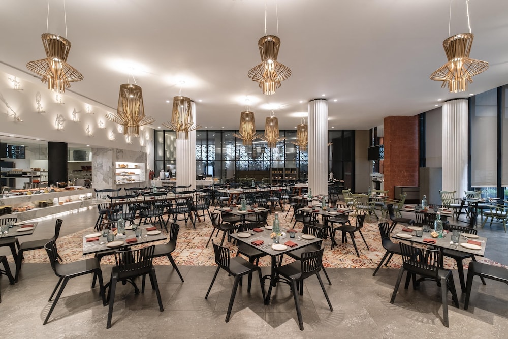 Hyatt Centric Candolim Goa 54/72