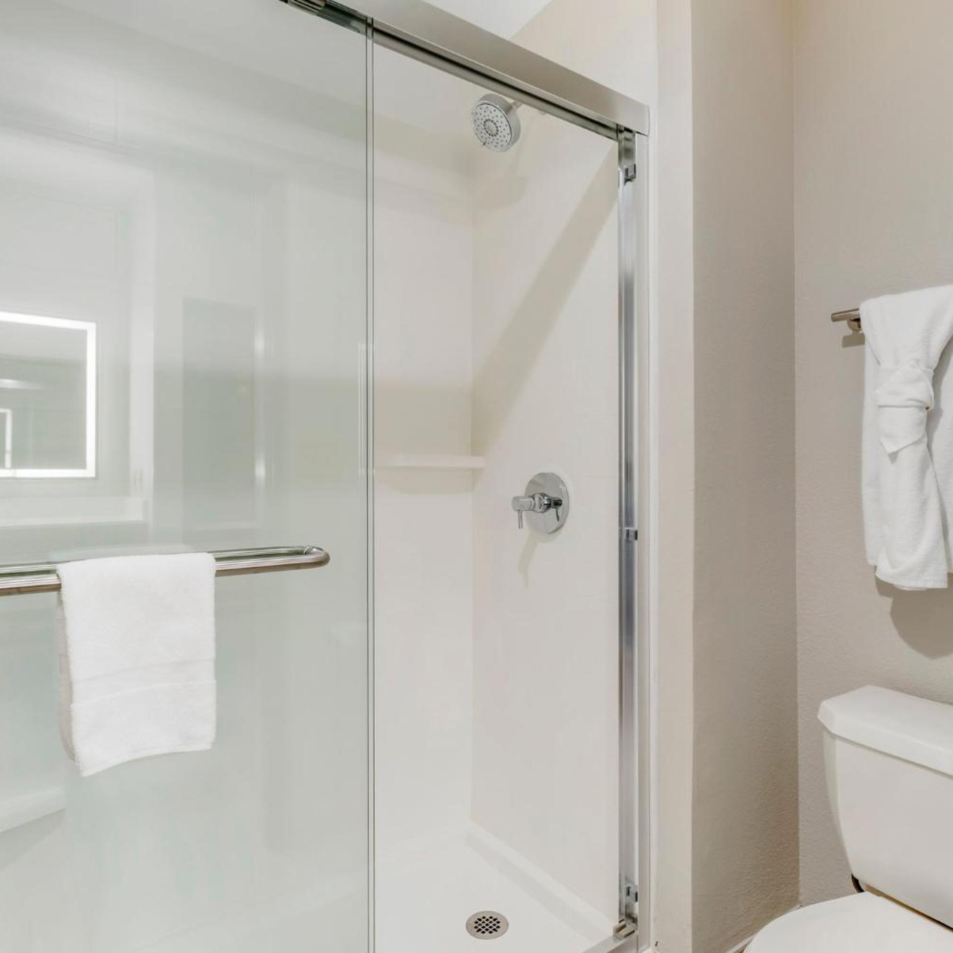 جناح بسرير كينج مع أريكة، Holiday Inn Express Fallon 2/3