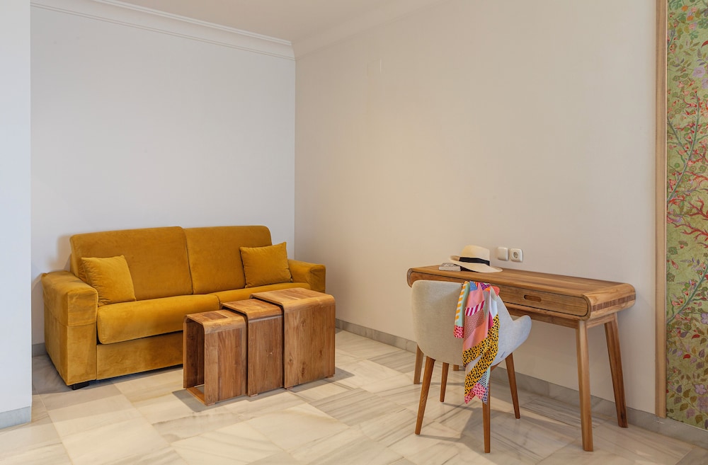 Duque de Najera Hotel 86/106