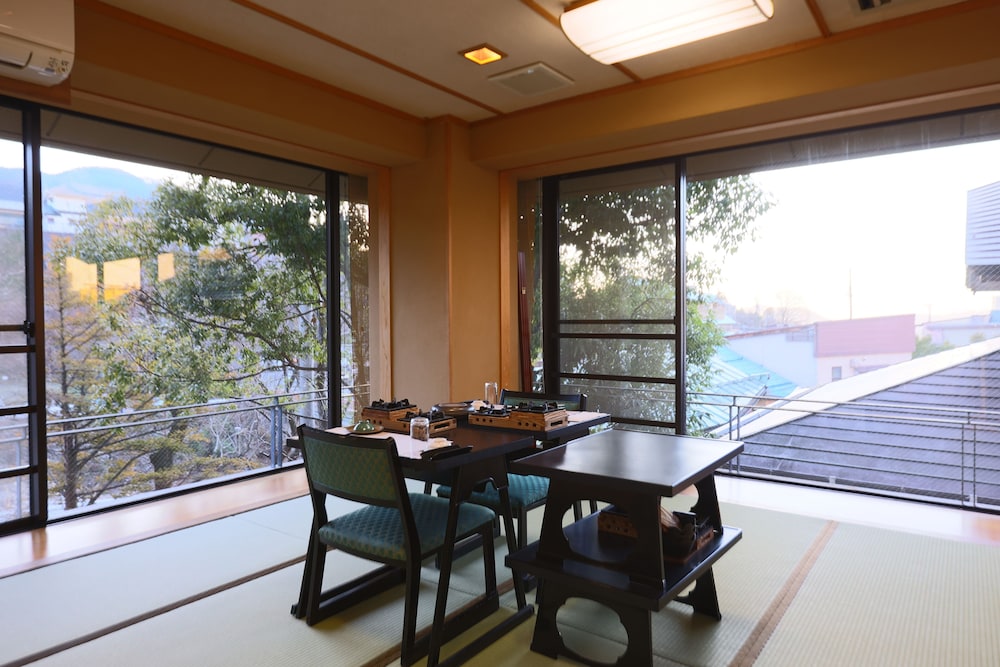Shibu Hotel 54/66