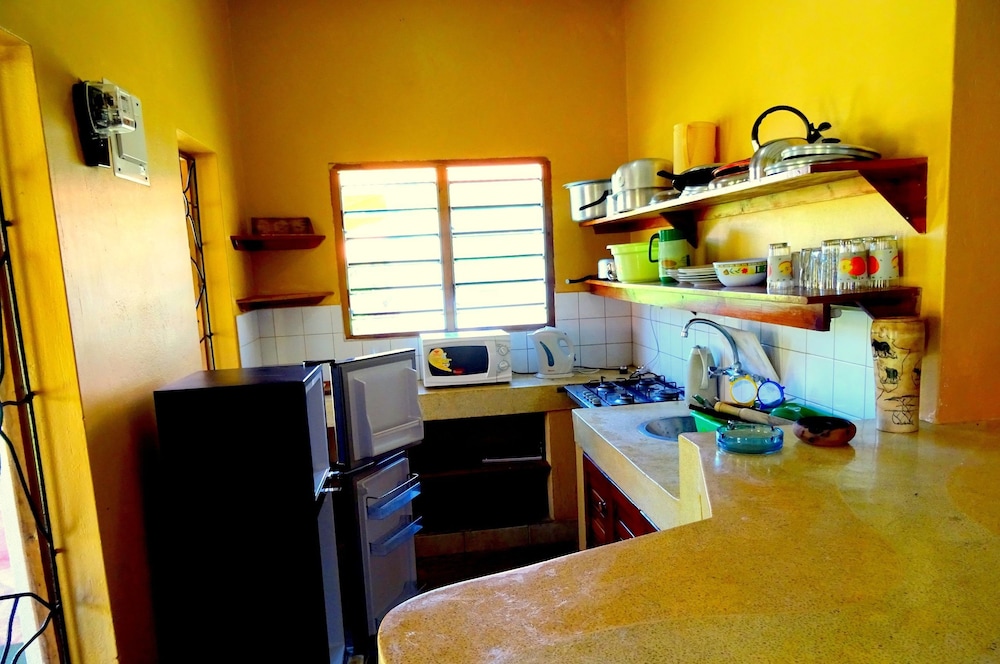 Doric Cottages Diani 24/50