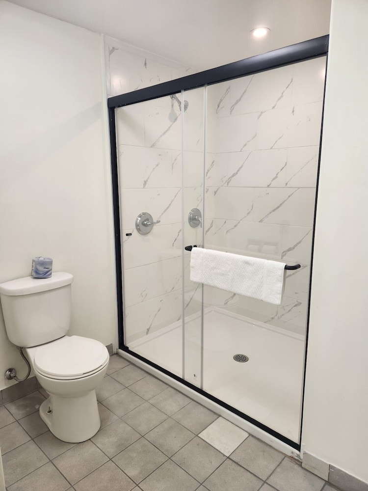 Travelodge by Wyndham Amherst 47/48