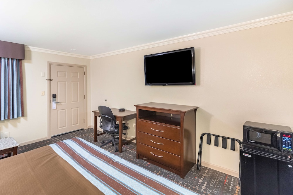 Americas Best Value Inn Houston Heights at I-45 35/40