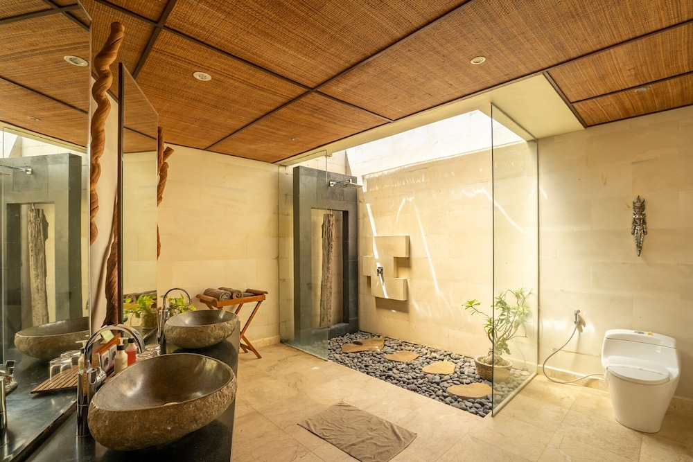 3 BEDROOMS, VILLA, OCEAN VIEW, PRIVATE POOL