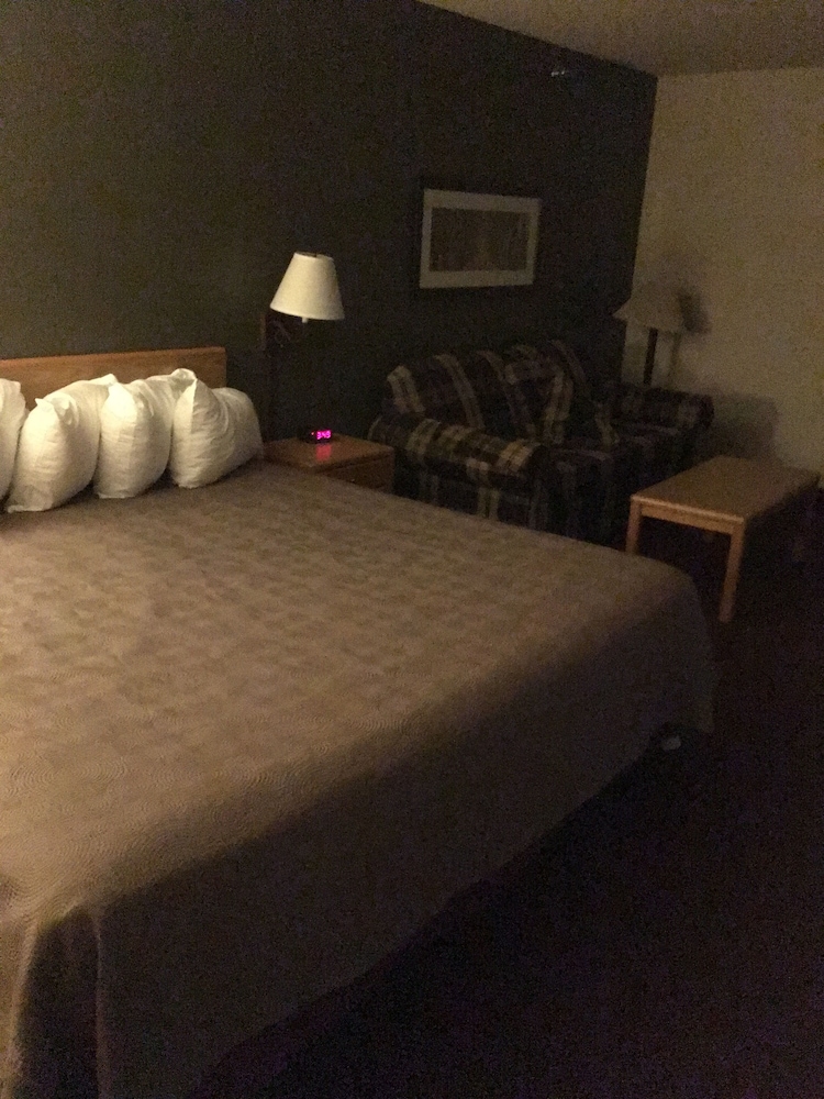 Mooselake Lodge 10/30