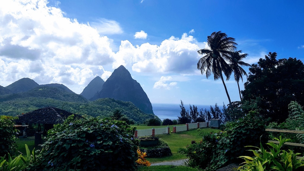La Haut Resort 37/50