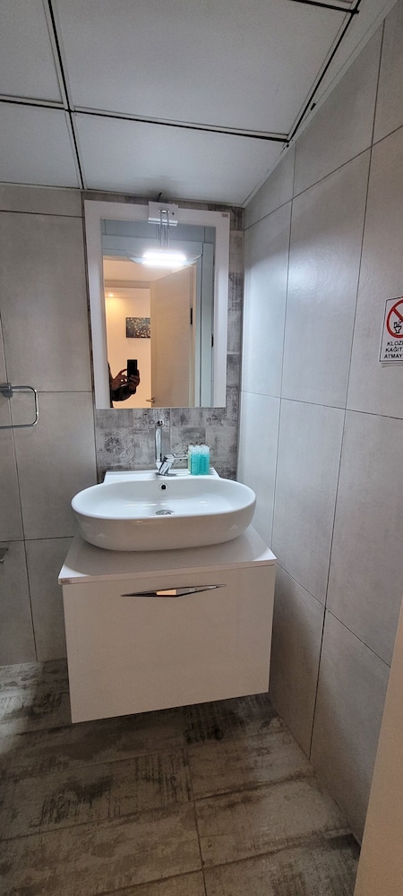 Tenes Otel 40/41