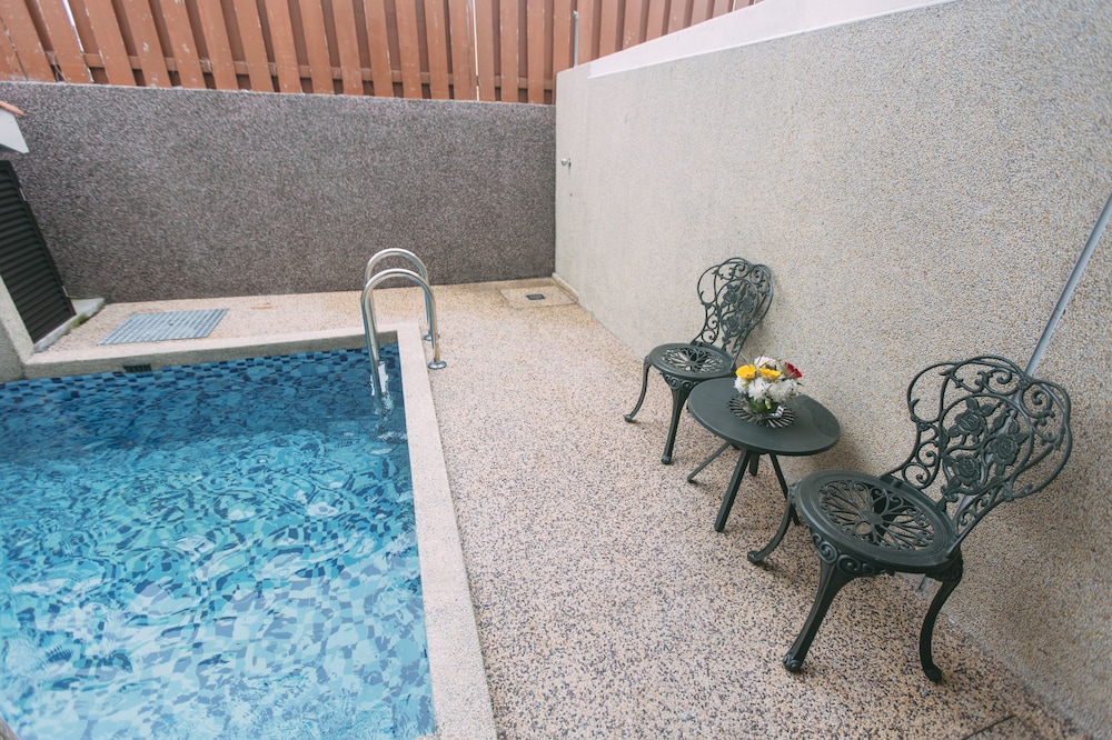 Tasik Villa International Resort 50/72