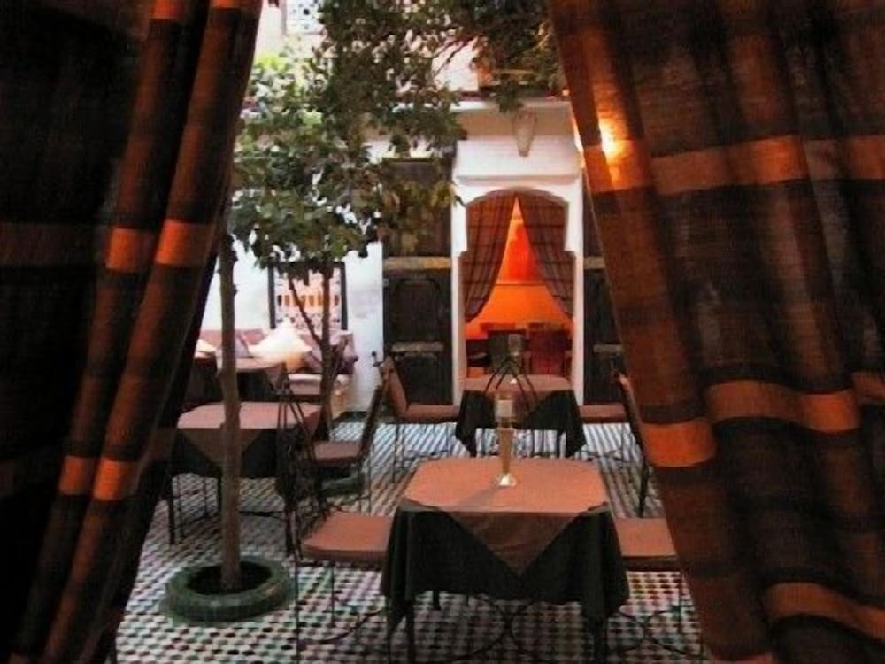 LA MAISON NOMADE 73/77