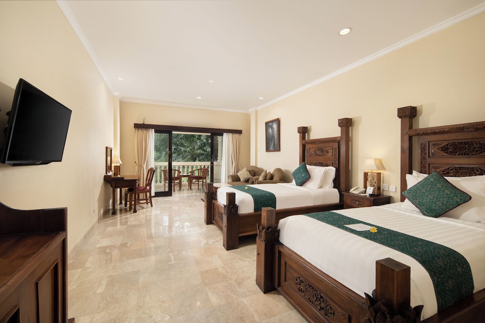 Premier Twin Room Valley or Pool View