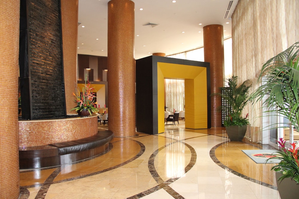 Trump International Beach Resort 13/116