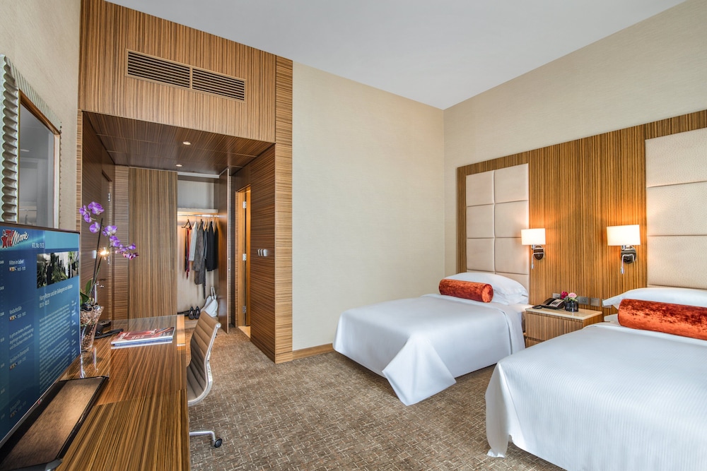 ROOM, TWIN BEDS