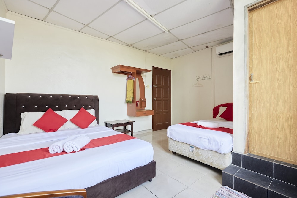 OYO 885 Jerteh Hotel 10/31