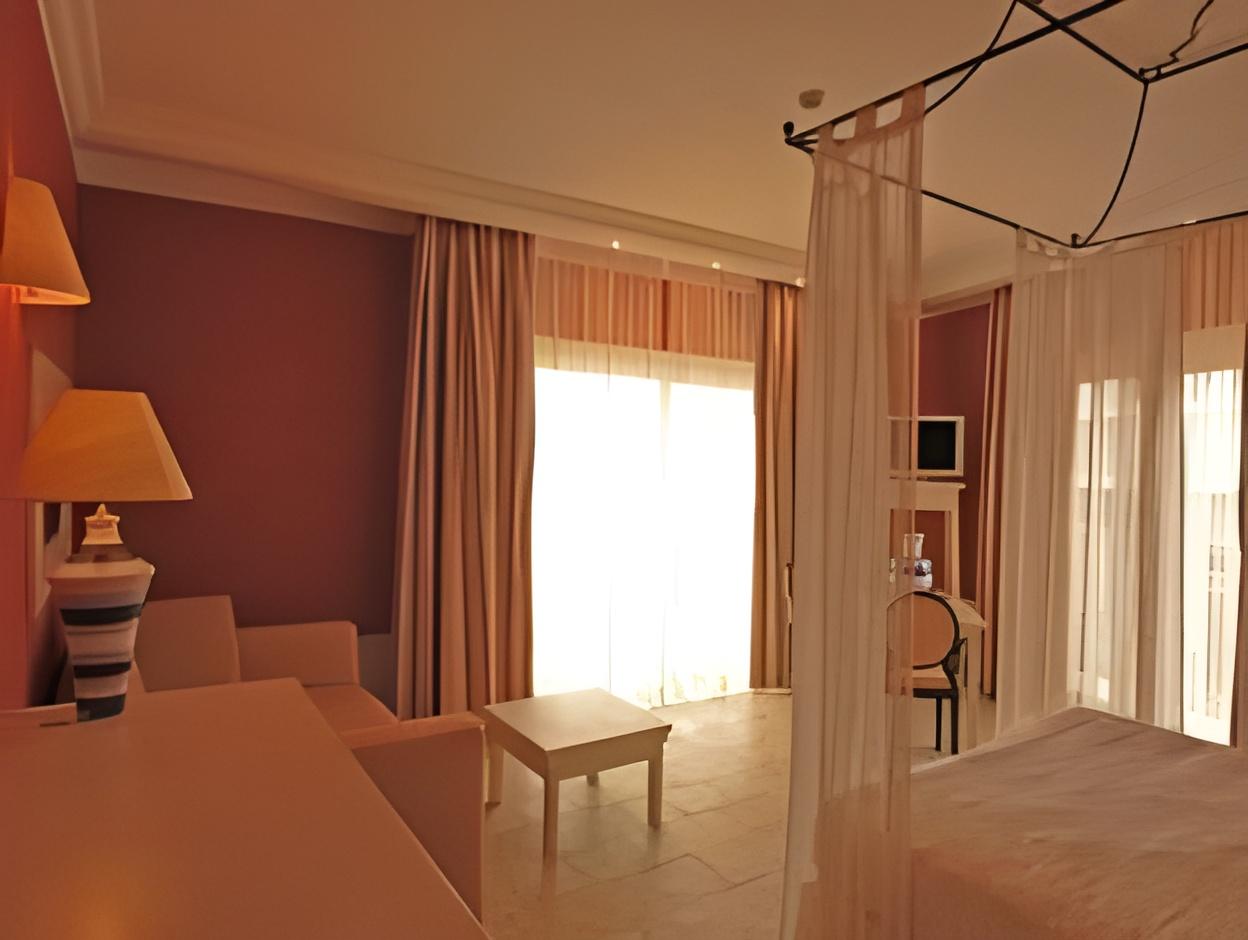 Room, Triple